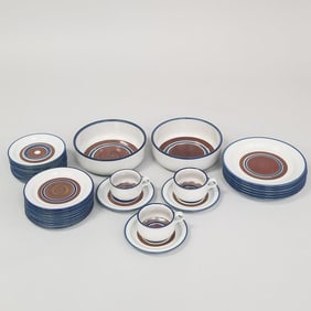 31 piece vintage Arabia Finland dinnerware incl. 6 - 10 1/2"D plates, 12 - 7 1/4" saucers, 8 - 8"D
