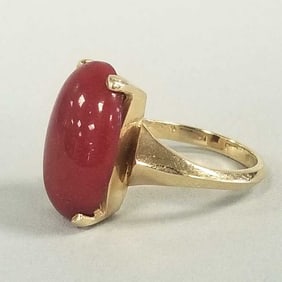 14k gold & red jade cabochon ring: 6.9g, sz 5 1/4, 13x18mm stone