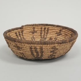 Antique Native American Pima basket- 2"H, 6" diameter (break in top coil)