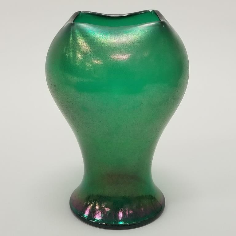Vintage Loetz (?) green art glass vase: 8 1/2"H: Vintage Loetz (?) green art glass vase: 8 1/2"H