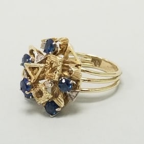 18K gold, sapphire & diamond modernist ring: approx 4mm sapphires, 9 grams, size 7