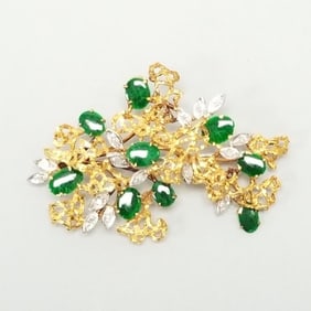 18K gold, jade & diamond brooch: 10.7 grams, 2 1/4"L