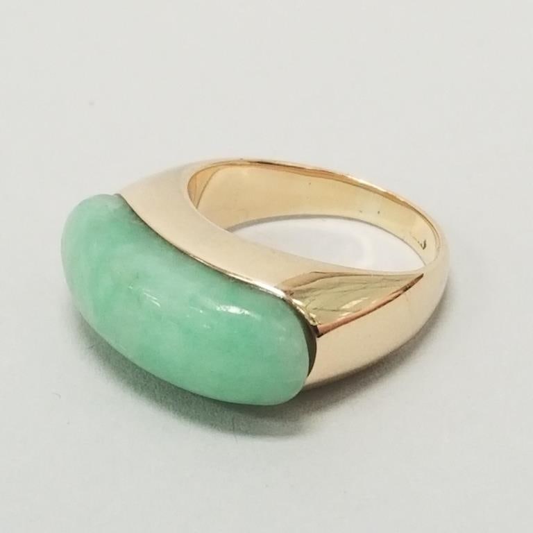 14K gold & jade ring: 7.3 grams, size 6 (1 of 9)