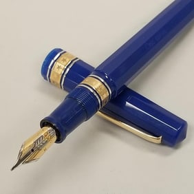 Omas Europa blue fountain pen with 18K gold nib in lucite case w/ outer box- box 8 3/4"x 4 3/4"x 2"