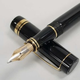 Parker Duofold Centennial black fountain pen with 14K gold nib, case, box (box interior as seen)