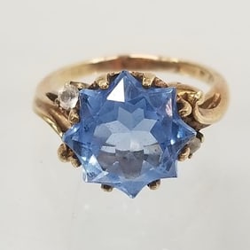 Vintage 10K gold ring s/w large fancy star cut blue stone: 5.6g, size 8