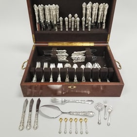 139 pcs Gorham Strasbourg sterling silver flatware 135 troy oz total in wooden chest