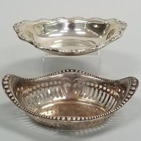2 sterling silver oval bowls- 1 pierced- 6 1/2 troy oz total (1 inscribed in base) 2 1/2"H 7 1/2"W