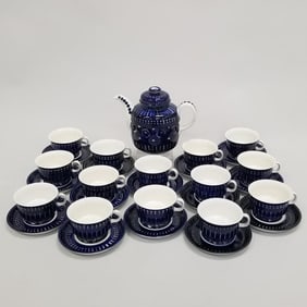 Arabia Finland teapot 7"H 9"D with 14 Arabia cups & saucers- 5 13/16"D