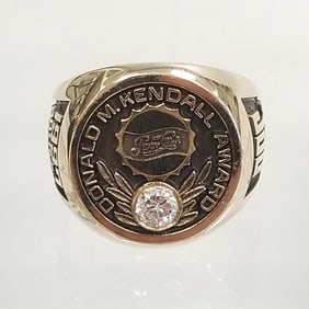 14K gold Pepsi Cola award ring set with diamond 16.6g; diamond approx. 1/4ct; size 8