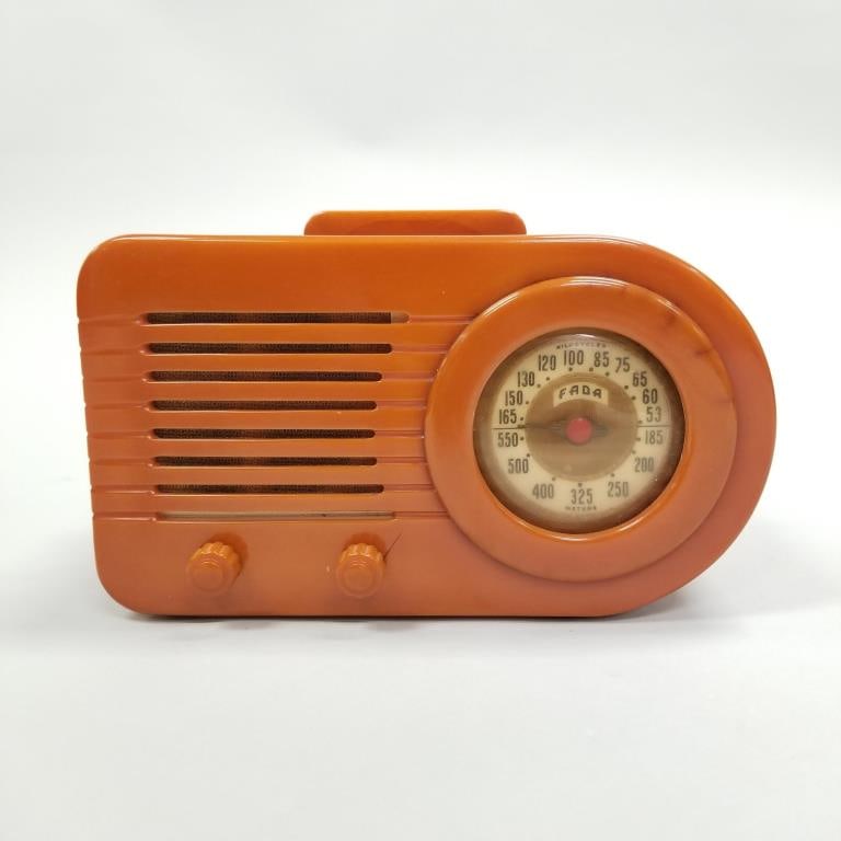 Fada catalin bullet radio- 6 1/4"H 10 1/4"W 5 3/4"D (as seen, crack) (1 of 11)