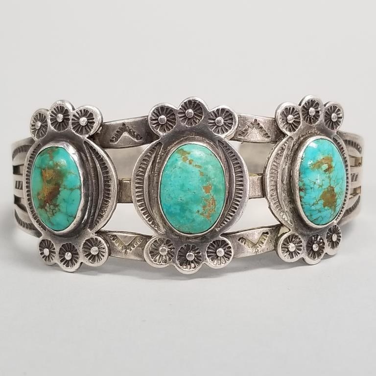 Fred Harvey era silver & turquoise cuff bracelet w/ thunderbird & arrow motif: 33.1 grams, 2 1/4": Fred Harvey era silver & turquoise cuff bracelet w/ thunderbird & arrow motif: 33.1 grams, 2 1/4" int. diam., 3/4" gap, 1" widest