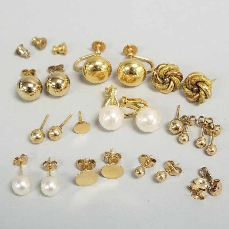 Group earrings incl 14k gold- 1.8g total gold, gold filled, etc: Group earrings incl 14k gold- 1.8g total gold, gold filled, etc