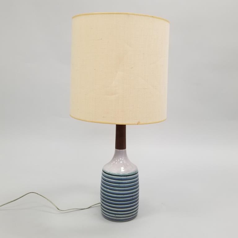 Gordon & Jane Martz signed table lamp with stripes & original final (vintage shade- as seen) 28 (1 of 12)