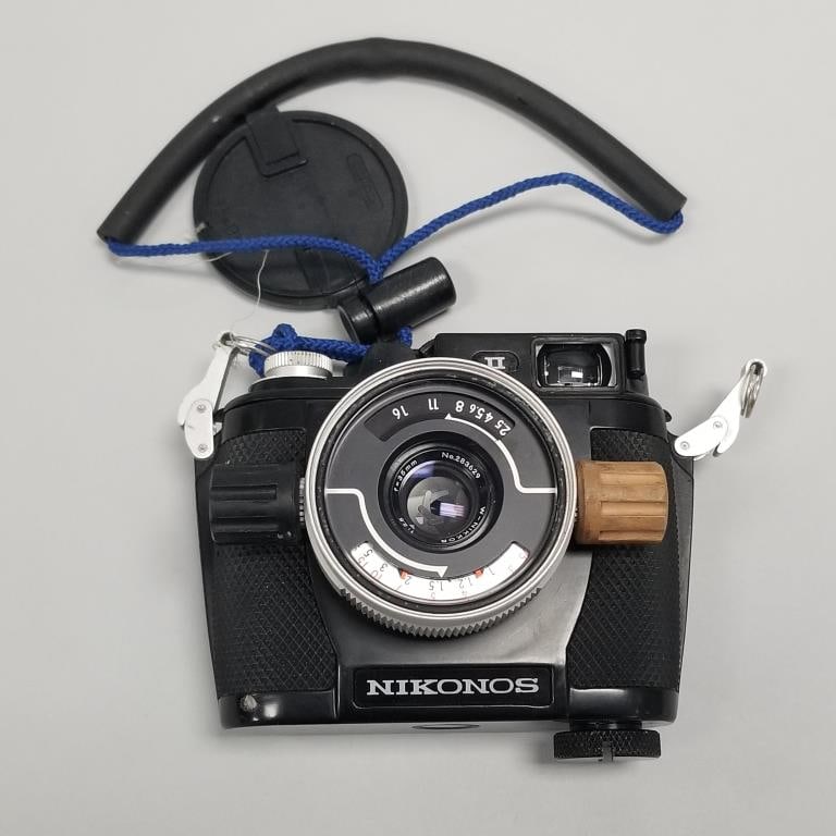 Nikonos 35mm underwater camera (untested): Nikonos 35mm underwater camera (untested)