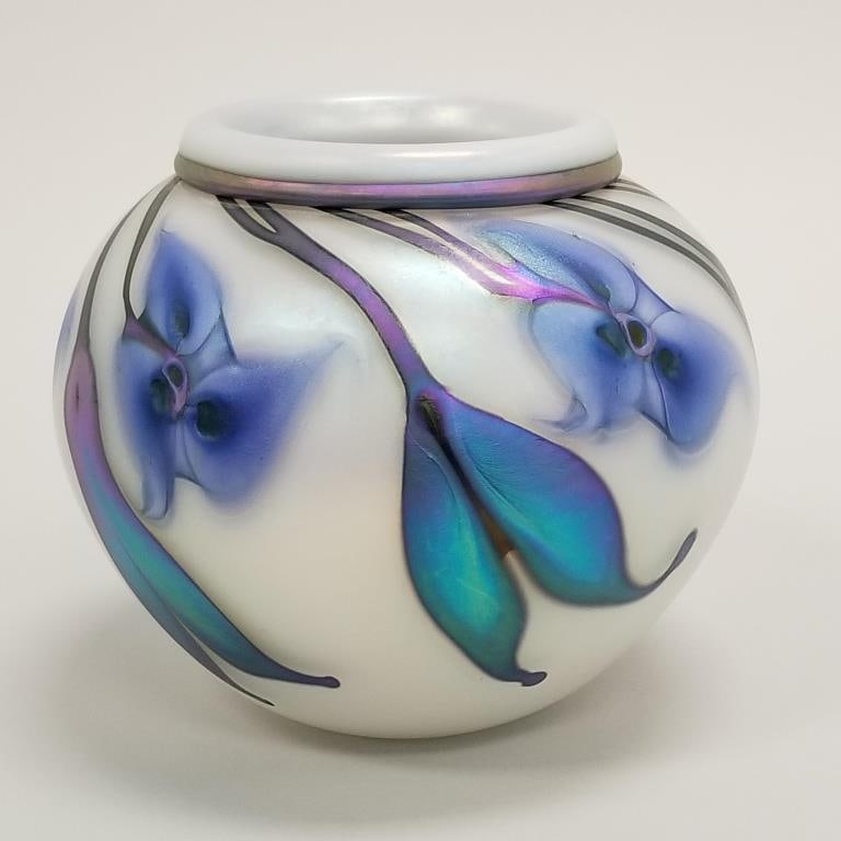 Charles Lotton signed & dated 2005 art glass vase with flowers- 6 1/2"H 8"D: Charles Lotton signed & dated 2005 art glass vase with flowers- 6 1/2"H 8"D