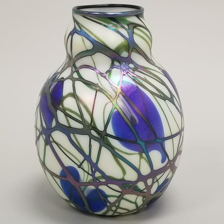 Charles Lotton signed & dated 2005 hearts & vines art glass vase- 9"H 6 1/2"D: Charles Lotton signed & dated 2005 hearts & vines art glass vase- 9"H 6 1/2"D