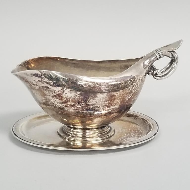 George Jensen Denmark sterling silver sauce boat- 18 toz; 4 3/8"H 7 3/4"L 5 1/4"D: George Jensen Denmark sterling silver sauce boat- 18 toz; 4 3/8"H 7 3/4"L 5 1/4"D
