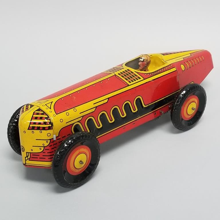 Marx tin wind up 711 race car (scratches) 4"H 13 1/2"L 5"W (working): Marx tin wind up 711 race car (scratches) 4"H 13 1/2"L 5"W (working)