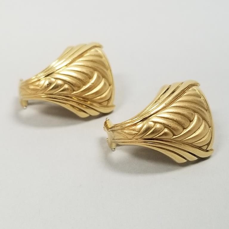 18K gold designer earrings with omega backs- 8.9g, 3/4" (1 of 12)