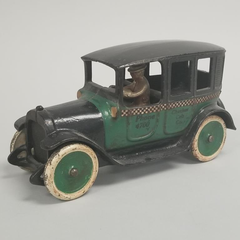 Arcade green Checker Cab Co. cast iron toy- Phone 4700 with driver- 4 1/2"H 9"L 3 3/4"W (1 of 11)