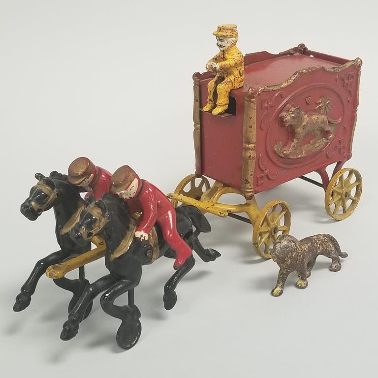 Hubley reduced size lion cast iron circus wagon w/ driver, 2 riders & lion- 7"H 12"W 4"W (1 of 19)