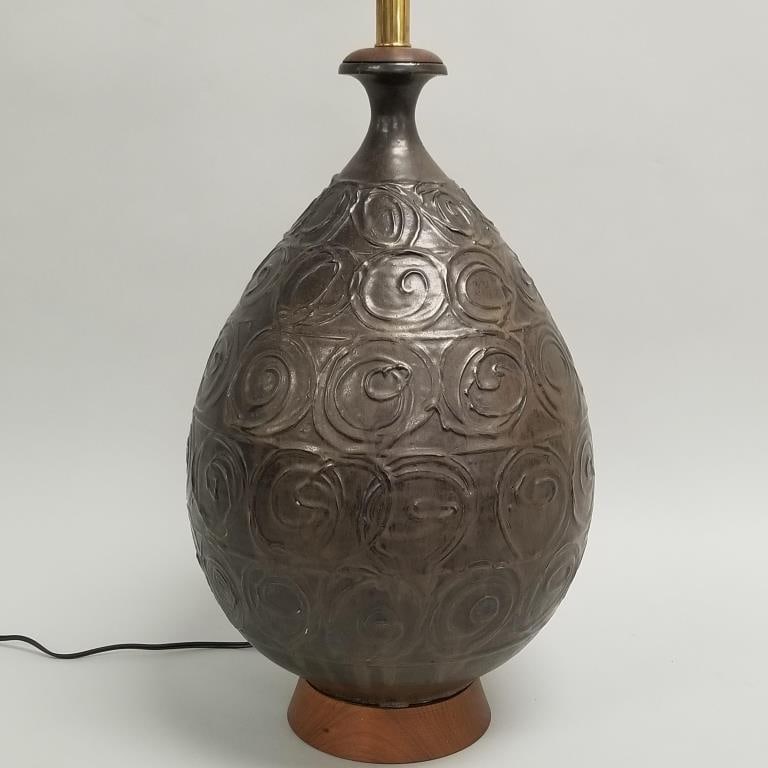 David Cressey, attribution, pottery table lamp- (hairline to neck) 28"H overall, 12"D: David Cressey, attribution, pottery table lamp- (hairline to neck) 28"H overall, 12"D