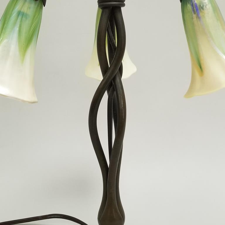 Rare Tiffany 3-light lily lamp w/ pulled feather shades- base marked Tiffany Studios- New York - 8