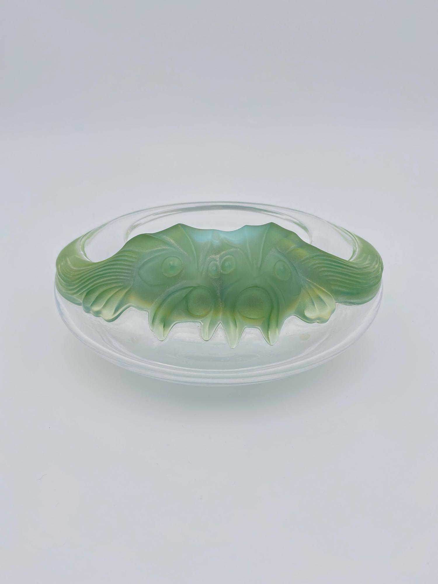 Lalique "Yeso Antinea" Crystal Fish Bowl: Beautiful Lalique France Lalique Yeso Antinea Crystal Fishbowl finished with fish in green glass paste, "pte de verre". 9.25" DIAMETER , 4" HEIGHT . Signed on bottom: Lalique, France.
