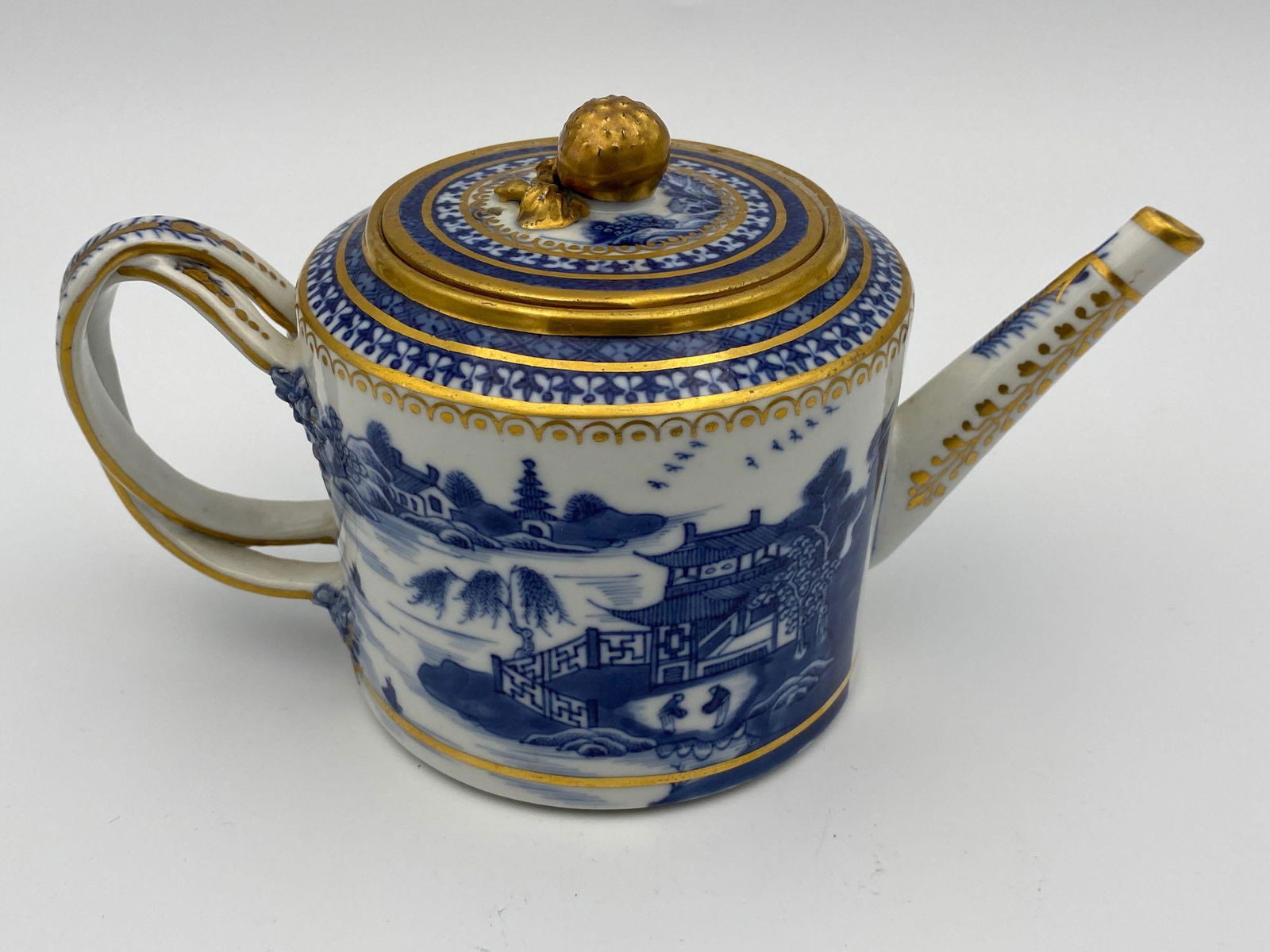 18th c Chinese Export Teapot (1 of 11)