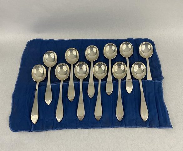 12 Tiffany & Co Sterling Silver Gumbo Soup Spoons (1 of 5)