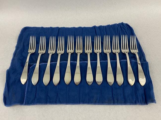 12 Tiffany & Co Sterling Silver Queen Anne Dinner Forks (1 of 5)