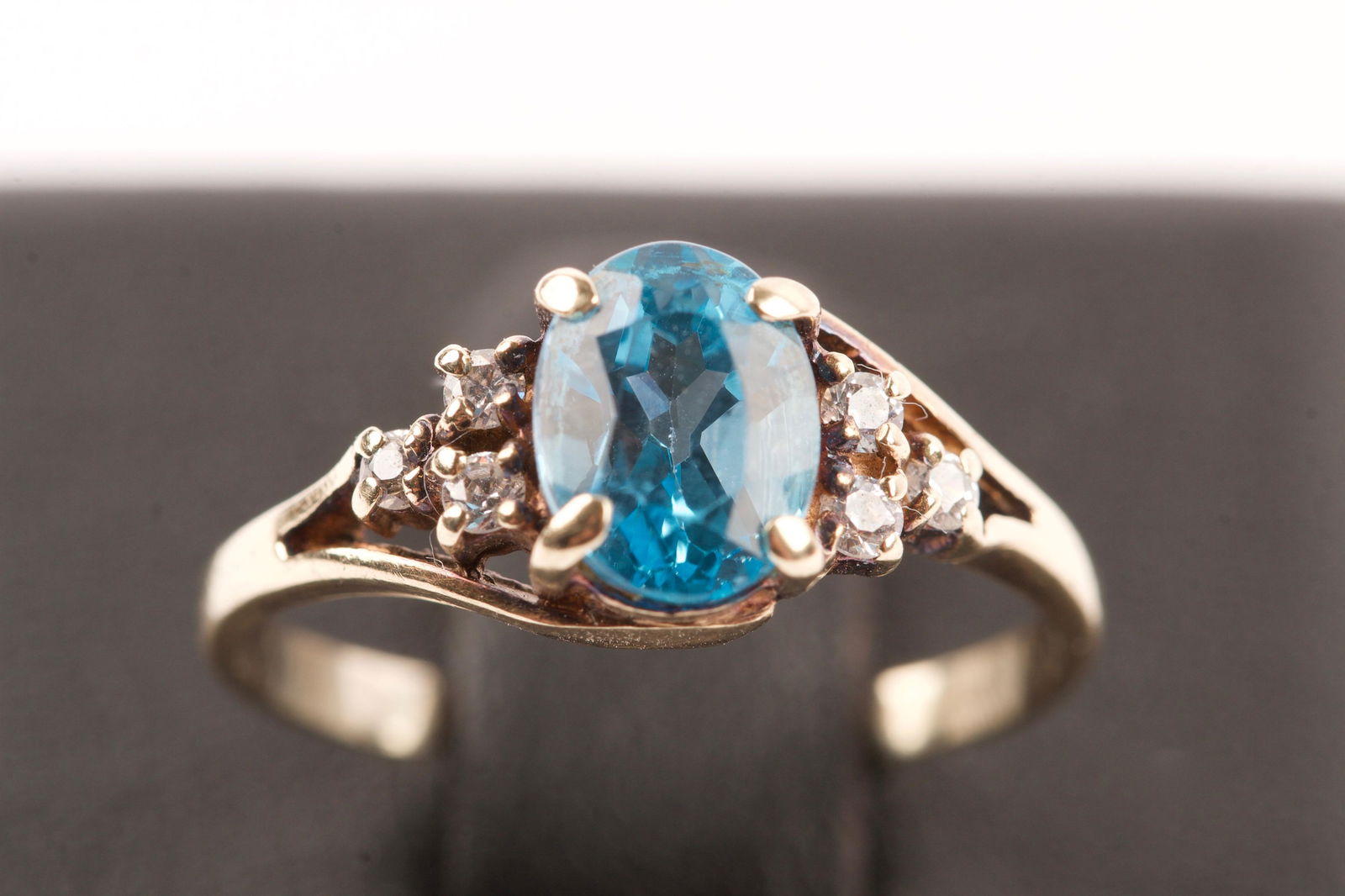 10K Gold & Blue Topaz Ring (1 of 2)