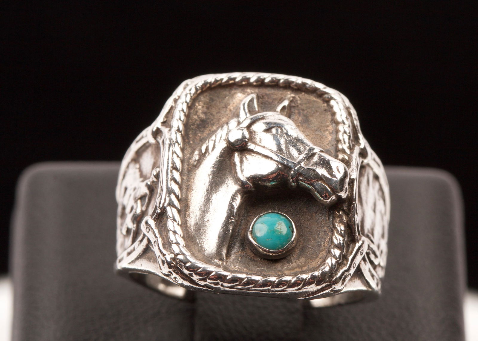Sterling Silver Turquoise Horse Design Ring (1 of 4)