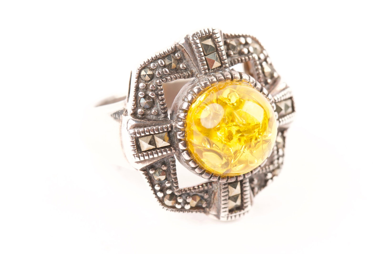 Sterling Silver Marcasite & Amber Ring: Sterling Silver Marcasite & Amber Ring