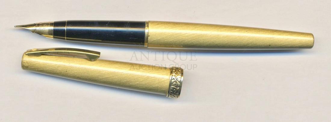 Sheaffer Fountain Pen with 14K Gold Nib: Sheaffer Fountain Pen with 14K Gold 585 Nib Australian Made Quantity: 1 Condition: Not Tested Materials: 14k Gold Item location: NSW, Australia Shipping: In-house shipping available