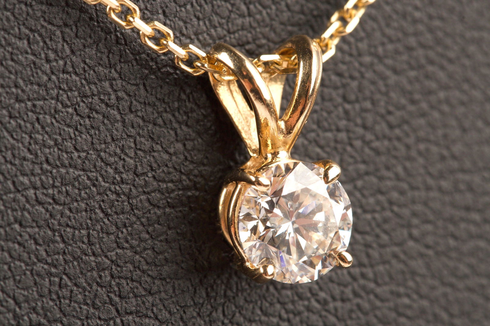 14K Yellow Gold Diamond Pendant & Chain (1 of 6)