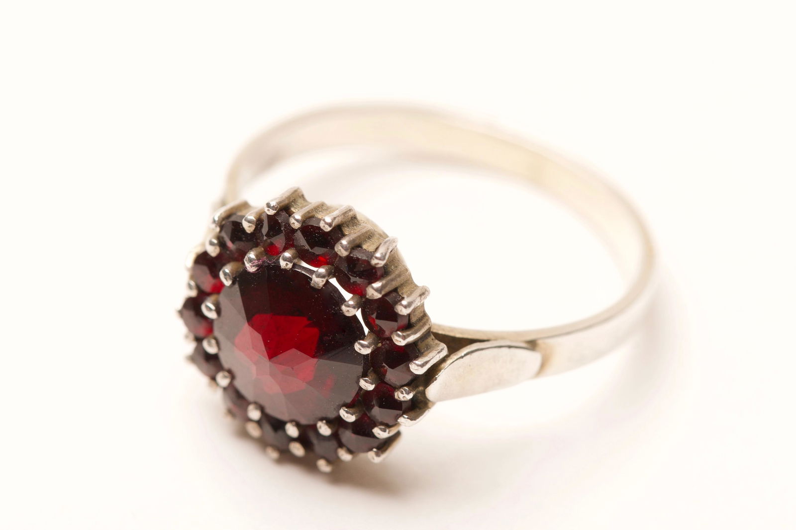 Vintage .925 Sterling Silver & Garnet Ring (1 of 4)