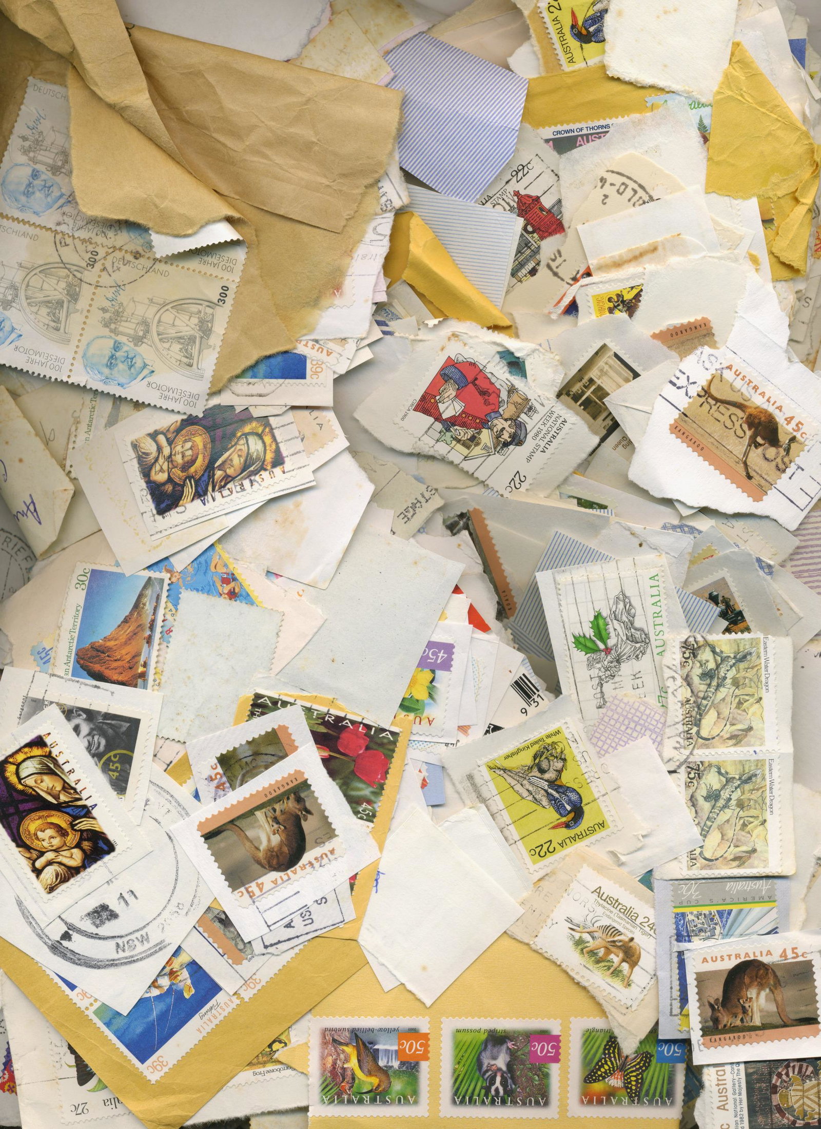 Assorted Stamp Lucky Dip: Assorted Stamp Lucky Dip Total Weight 410g (14.5oz) Quantity: 1 Condition: Fair - Good Condition Weight: 410g Materials: Paper Item location: NSW, Australia Shipping: In-h