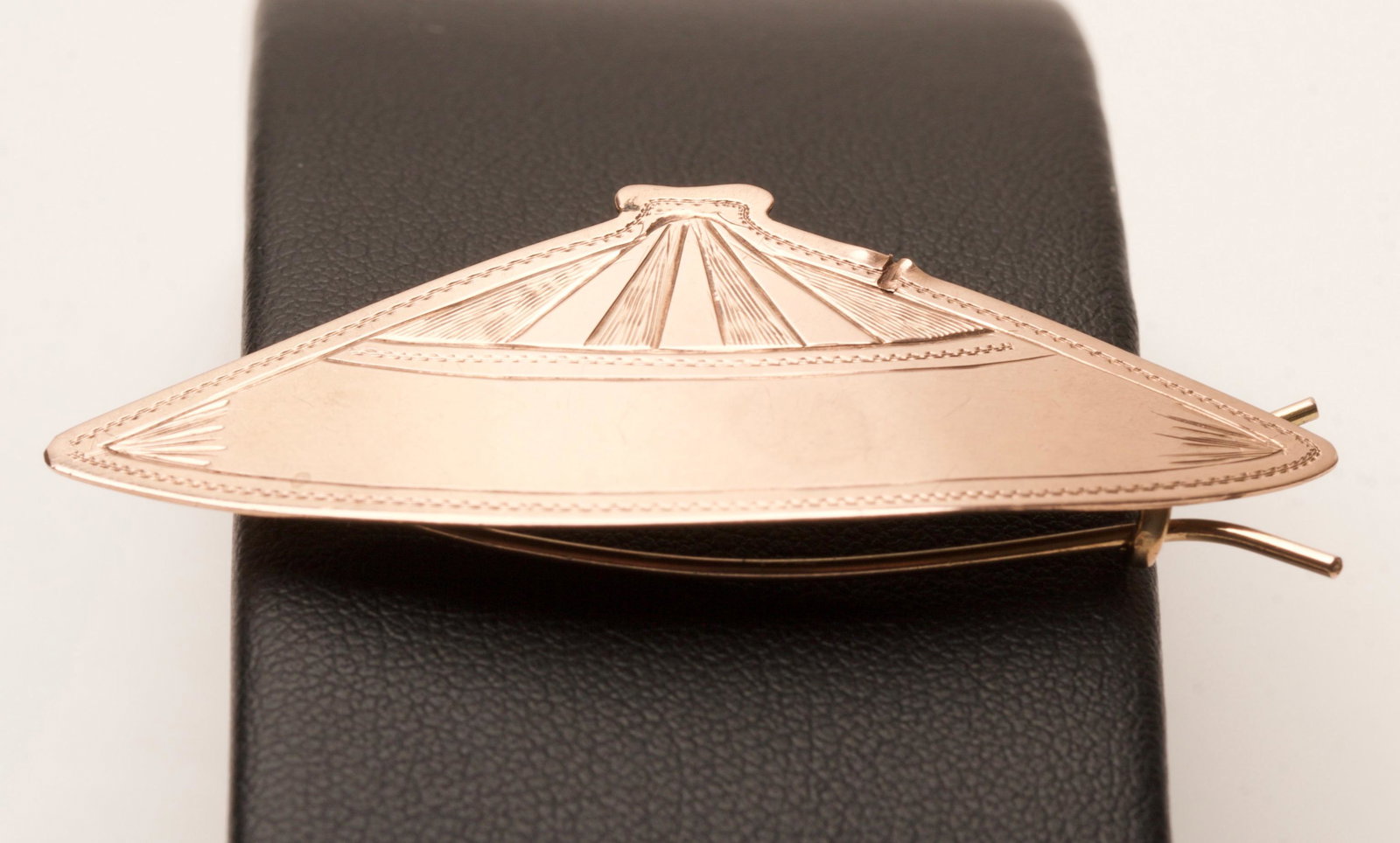 Antique 9K Rose Gold Hair Clip: Quantity: 1 Condition: Damage cut on Clip Weight: 4.8g or approximately 0.17oz Materials: Rose Gold Item location: NSW, Australia Shipping: In-house shipping available (+5%)