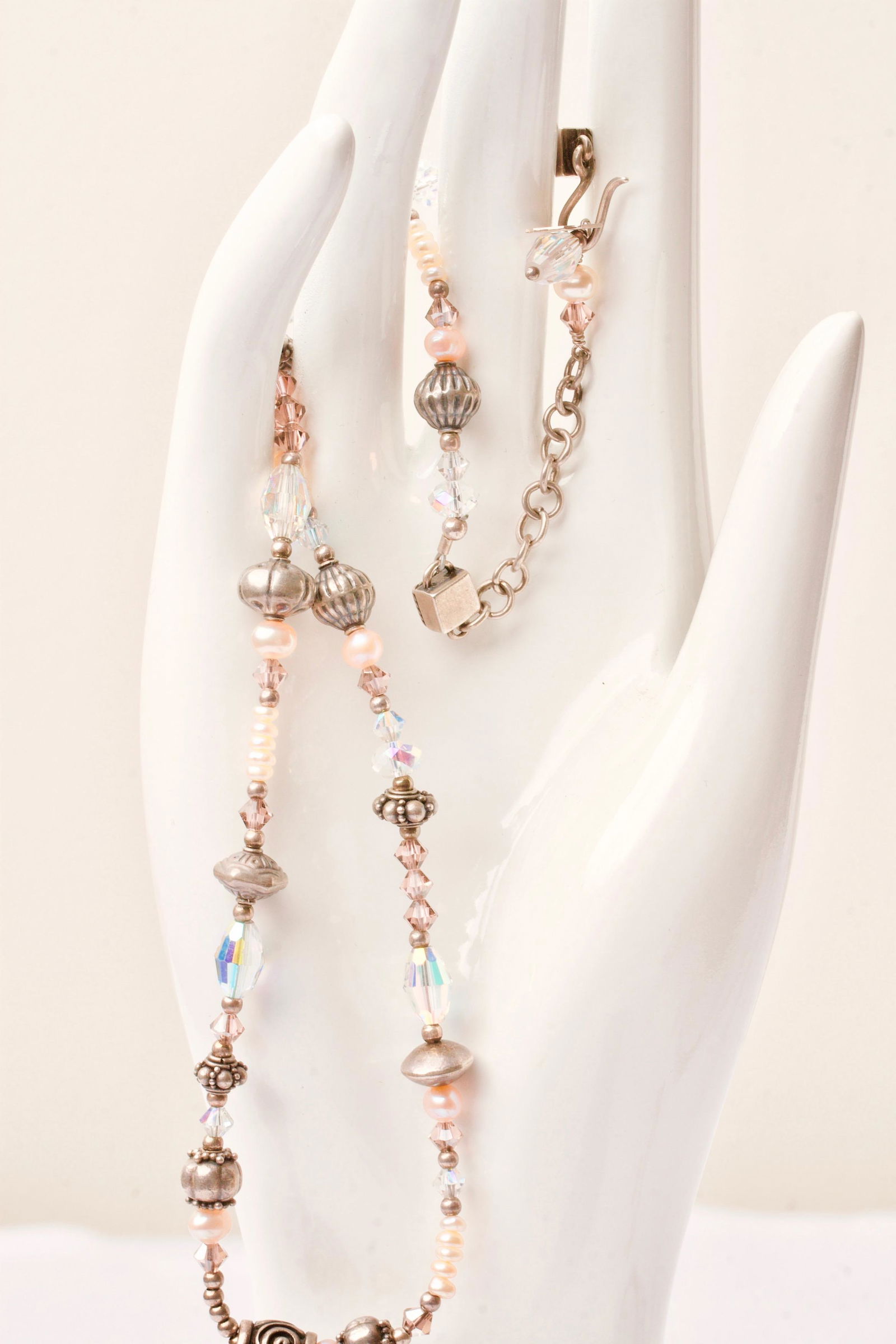 TRES JOLIE Crystal Designer Necklace (1 of 3)