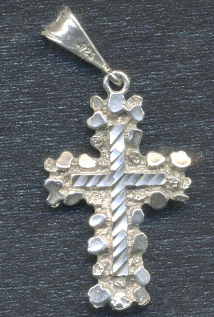 Sterling Silver .925 Crucifix Pendant: Sterling Silver .925 Crucifix Pendant. Weight approximately 6g Quantity: 1 Condition: Good Weight: 6g or approximately 0.21oz Materials: Sterling Silver Item location: NS