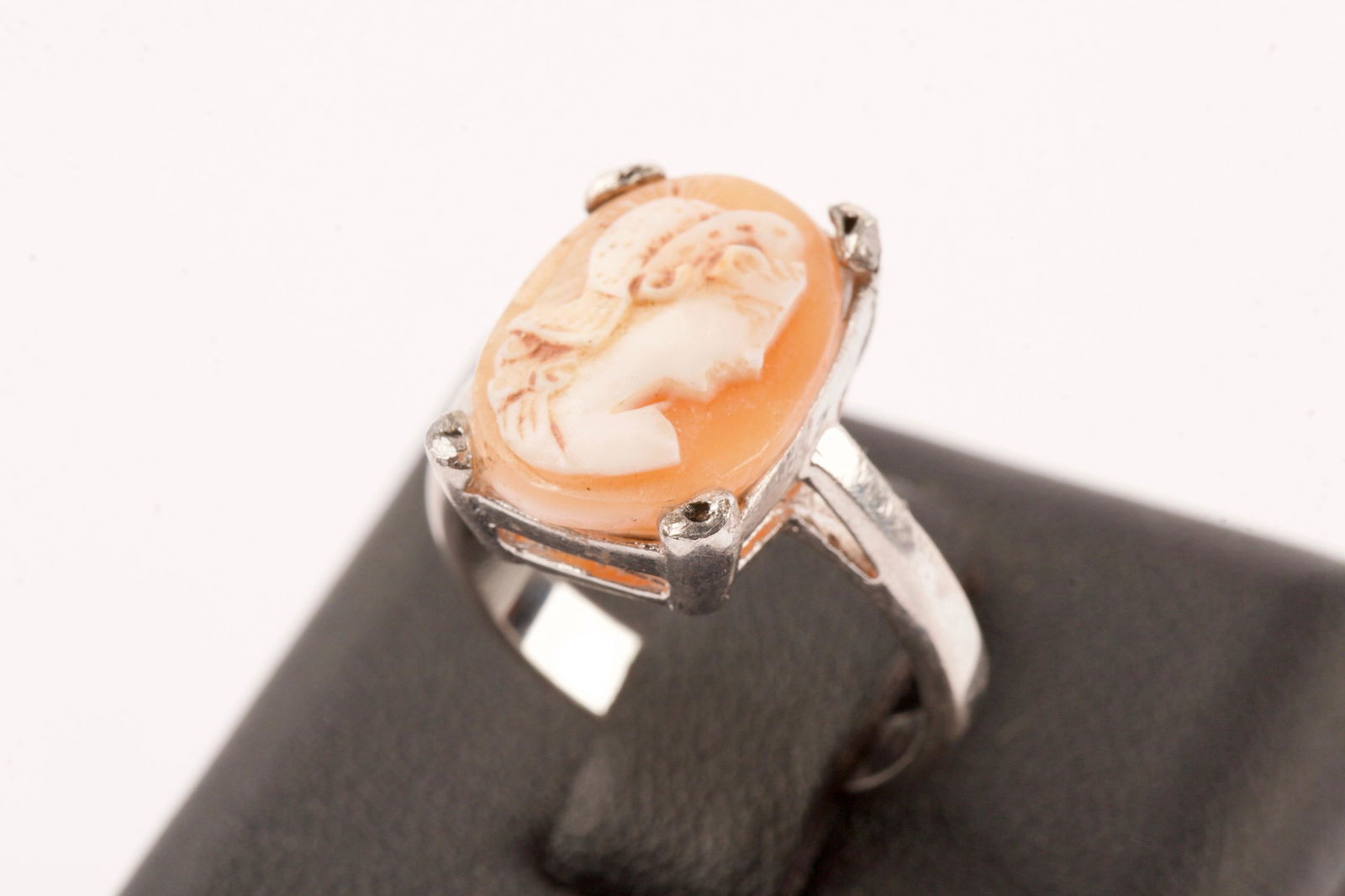 Sterling Silver Cameo Ring (1 of 3)