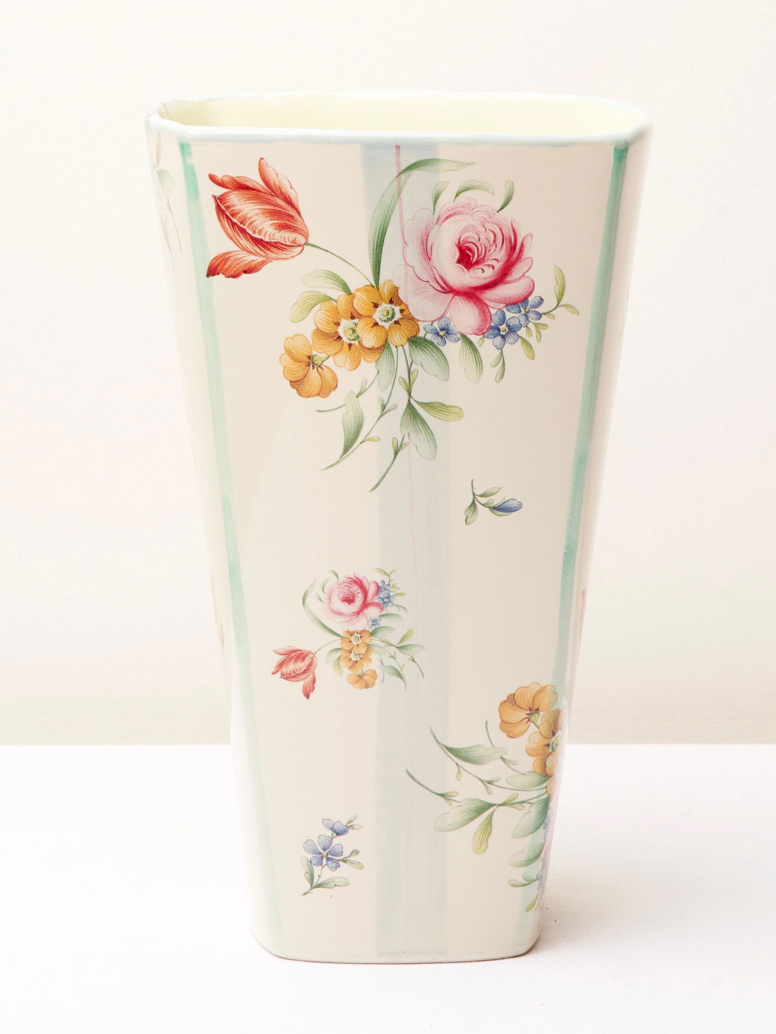 Robert Gordon Designer Vase (1 of 4)