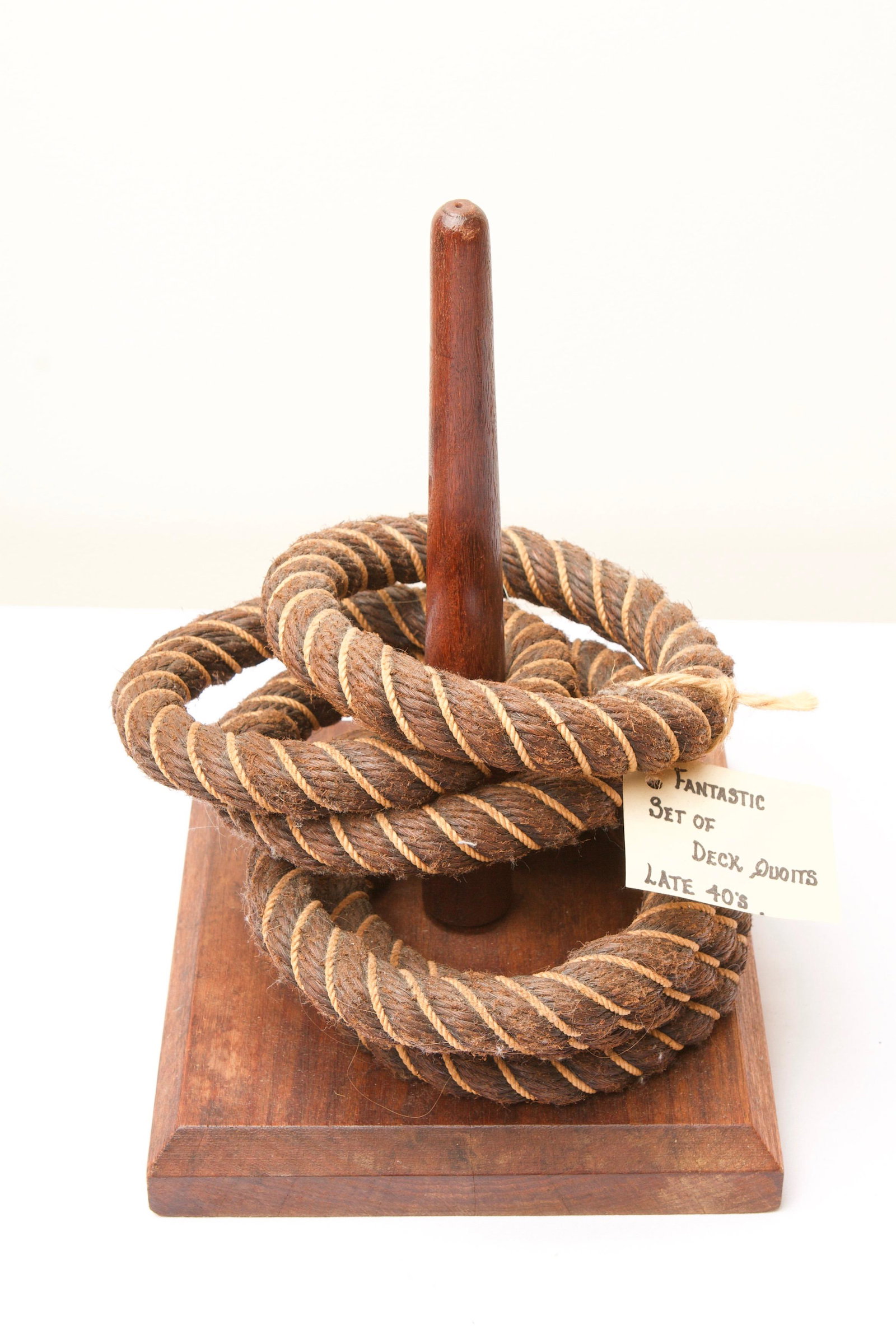 Fantastic 1940s Deck Quoit Set: Five rope quoits and wooden pole Quantity: 1 Condition: Fantastic Materials: Wood Item location: NSW, Australia Shipping: In-house shipping available (+5%)