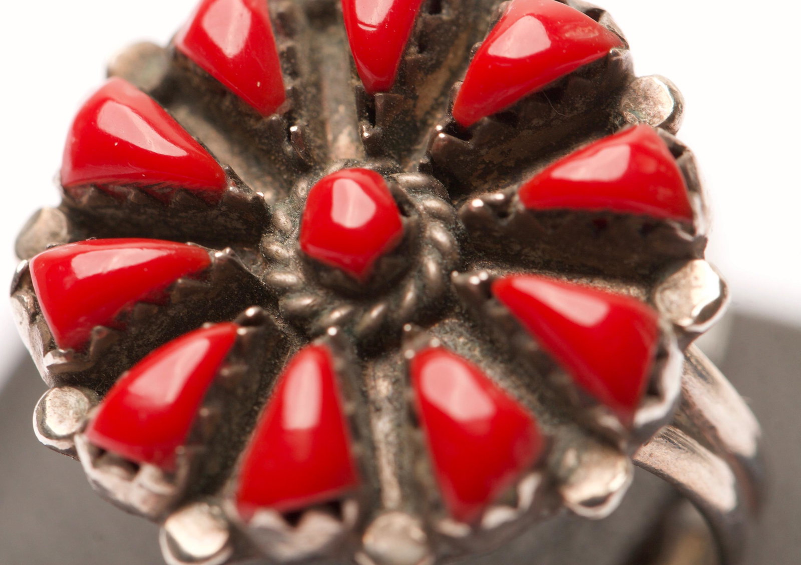 Zuni Coral & Sterling Silver Ring: Quantity: 1 Condition: Good, Needs a clean Weight: 3g or approximately 0.11oz Ring Sizing: 5 1/8 (US & Canada) K (UK & Australia 50 (France & Russia) 9 - 10 (Japan) 15 3/4 - 16 (Germany) 10