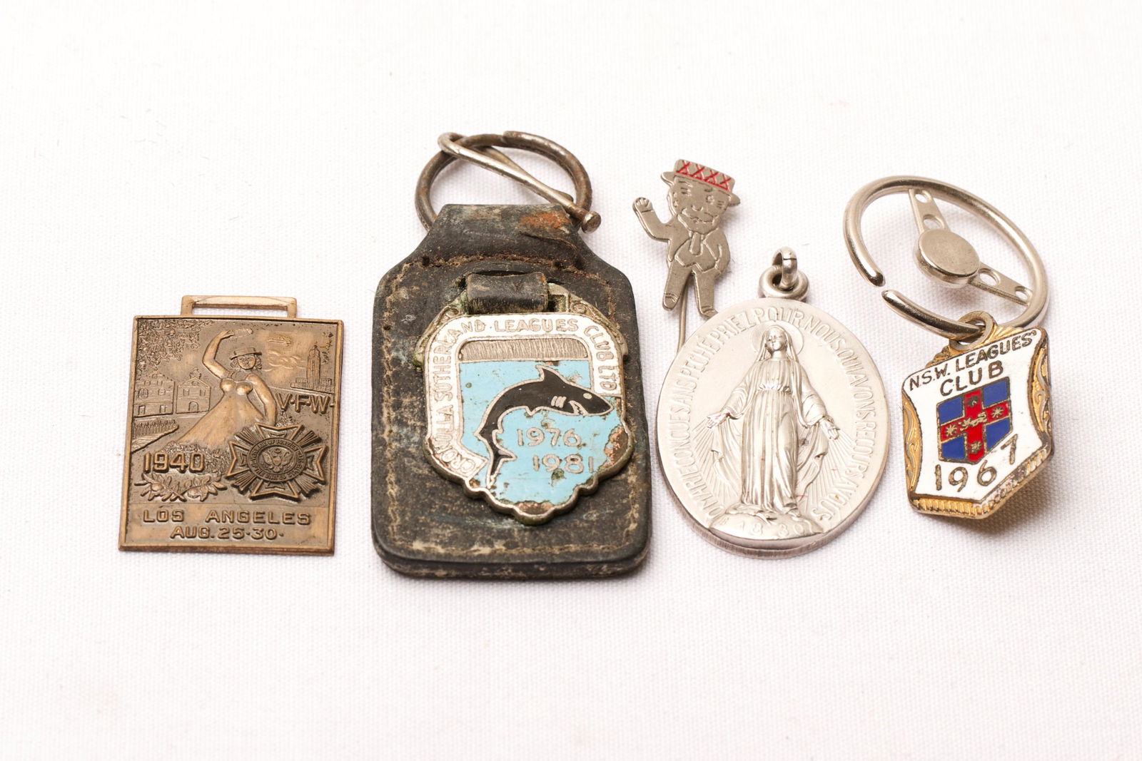 Five (5) Vintage Australian Rugby League & American Badges (1 of 7)