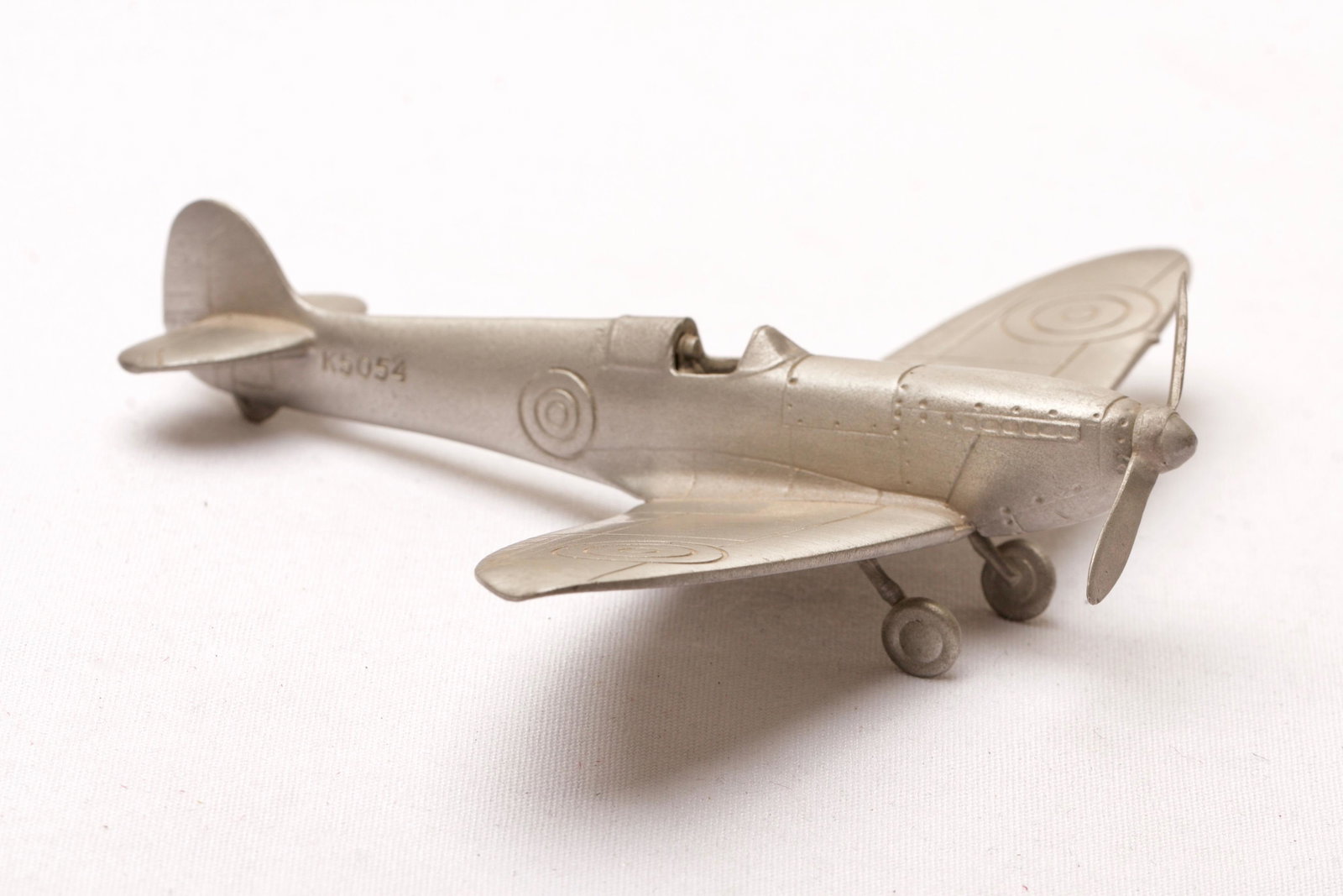 Pewter Spitfire Toy Airplane: Made by Franklin Mint Quantity: 1 Condition: Fair Creator: The Franklin Mint Item location: NSW, Australia Shipping: In-house shipping available (+5%)