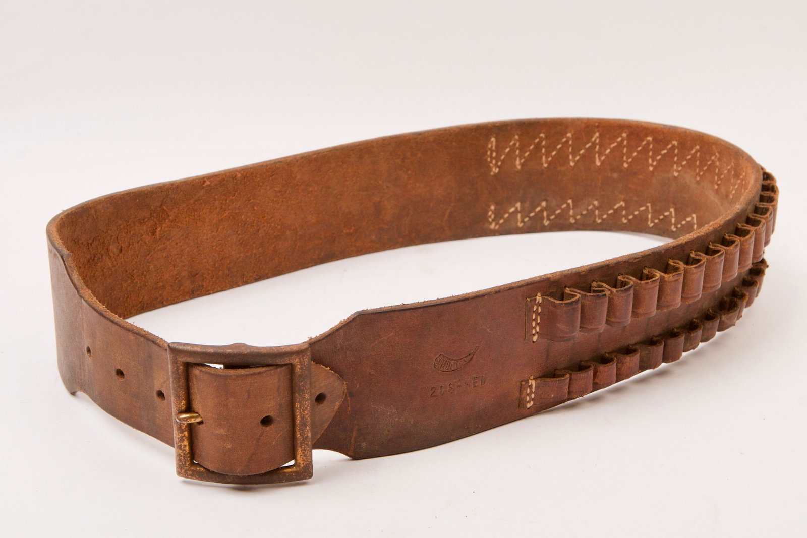 Authentic Hunter Rifle Ammo Belt: Hunter 206-Med Ammo Belt Quantity: 1 Condition: Used Origin: American Materials: Leather Item location: NSW, Australia Shipping: In-house shipping available (+5%)