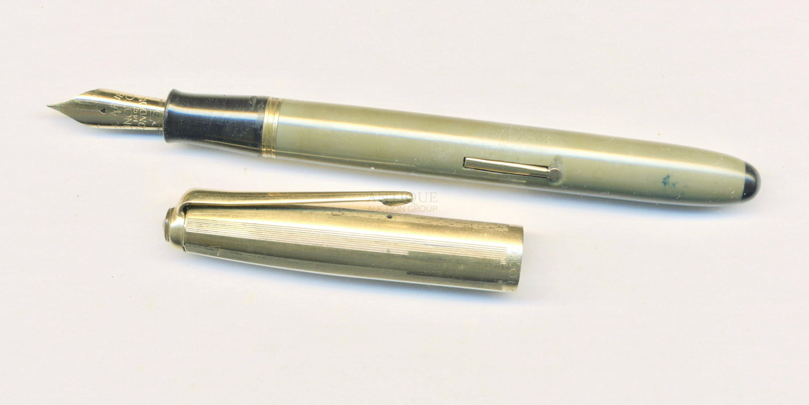 Onoto De La Rue Vintage Fountain Pen - 14K GOLD Nib: Onoto De La Rue Fountain Pen English 14K Gold Nib Quantity: 1 Condition: Untested Origin: European > English Materials: Metal Item location: NSW, Australia Shipp